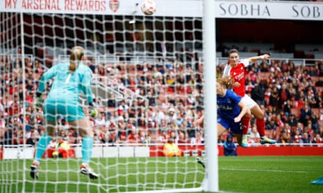 Emily Fox, who had Arsenal’s best chance, goes close with a header against Everton.